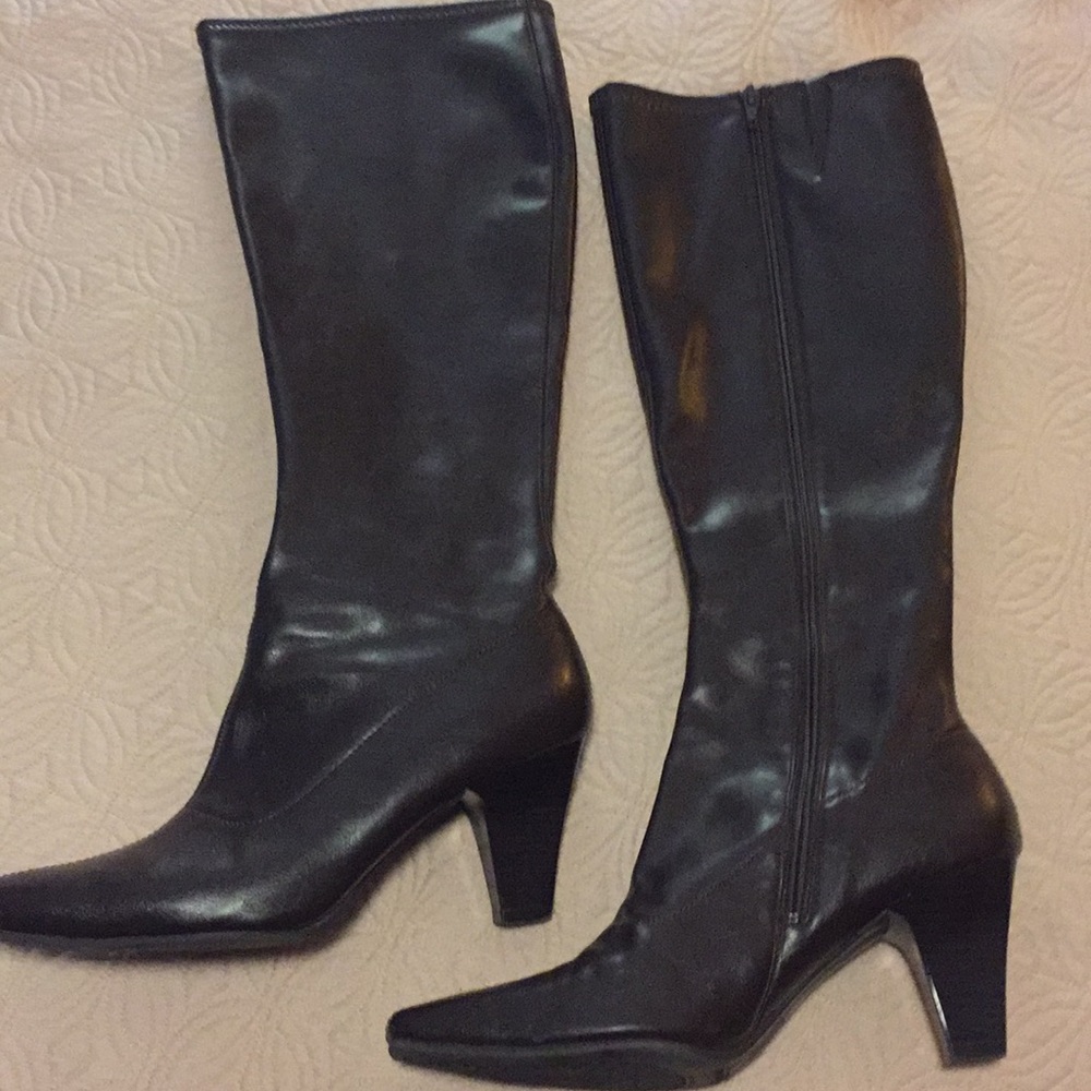 Brown Aerosoles’s boot